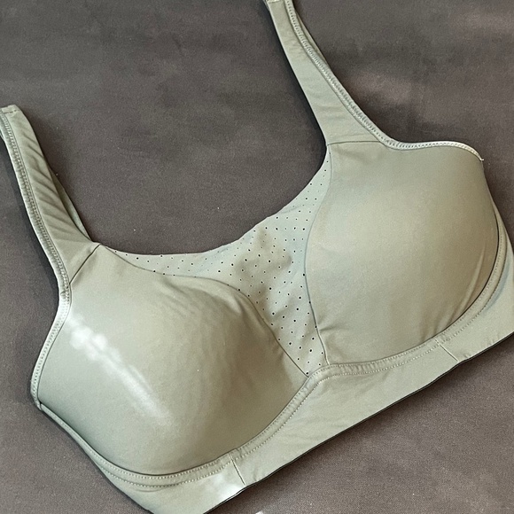 Lululemon Sports Bra - Sage Green - Size 34DD - Picture 1 of 5